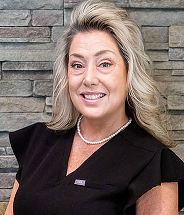 Kelly Anne, front desk
